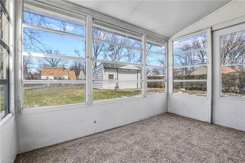 415 E 275th St, Euclid, OH 44132 photo 11