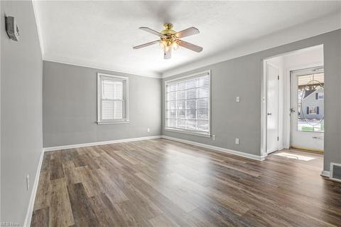 415 E 275th St, Euclid, OH 44132 photo 4