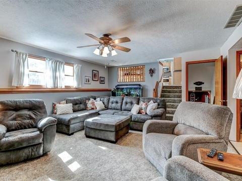 360 Pemberton Dr, Elyria, OH 44035 photo 10