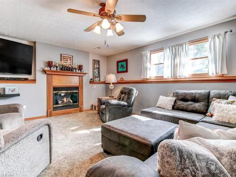 360 Pemberton Dr, Elyria, OH 44035 photo 8