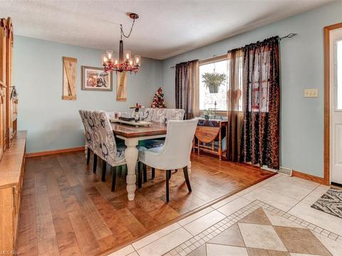 360 Pemberton Dr, Elyria, OH 44035 photo 2