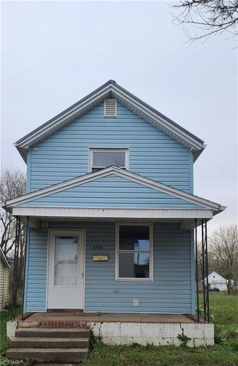 446 N 9th St, Coshocton, OH 43812 photo 1