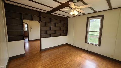 446 N 9th St, Coshocton, OH 43812 photo 2