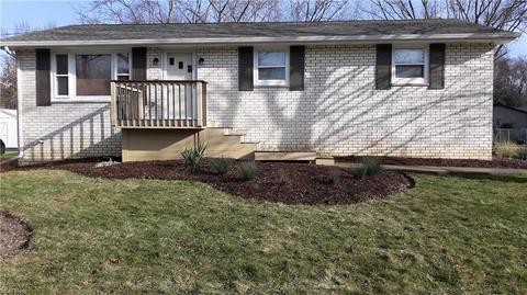 7550 Beverly Ave NE, Canton, OH 44721 photo 1