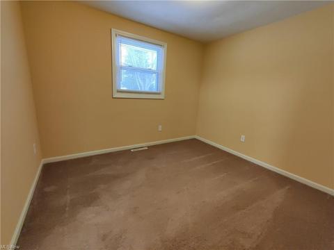 7550 Beverly Ave NE, Canton, OH 44721 photo 12