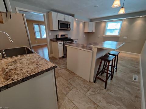 7550 Beverly Ave NE, Canton, OH 44721 photo 5