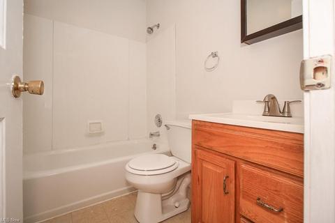 2321 E 35th St, Lorain, OH 44055 photo 15
