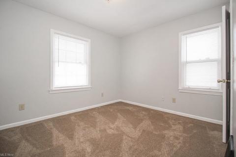 2321 E 35th St, Lorain, OH 44055 photo 10