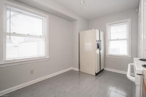 2321 E 35th St, Lorain, OH 44055 photo 9