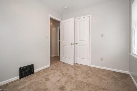 2321 E 35th St, Lorain, OH 44055 photo 14