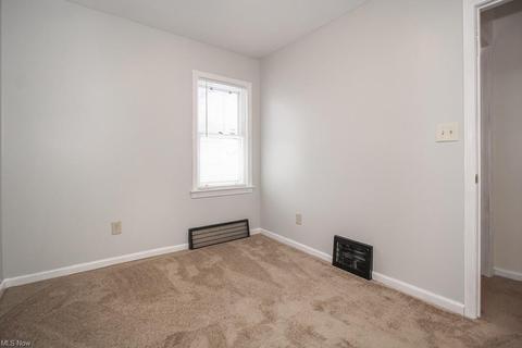 2321 E 35th St, Lorain, OH 44055 photo 13