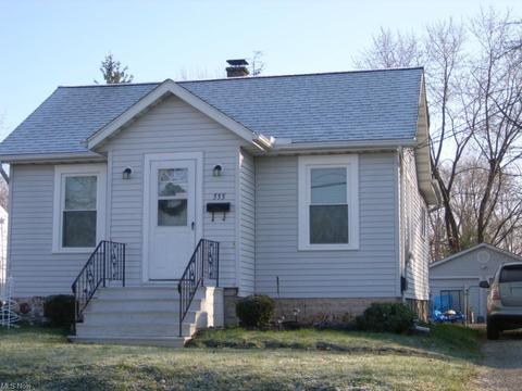 555 Wesley Ave, Elyria, OH 44035 photo 1