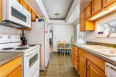 110 Elma Dr, Elyria, OH 44035 photo 5