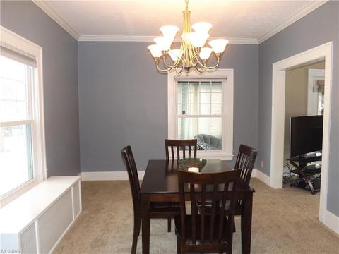 9636 Elsmere Dr, Parma, OH 44130 photo 4