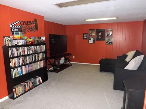 9636 Elsmere Dr, Parma, OH 44130 photo 18