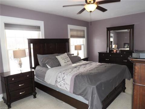 9636 Elsmere Dr, Parma, OH 44130 photo 13