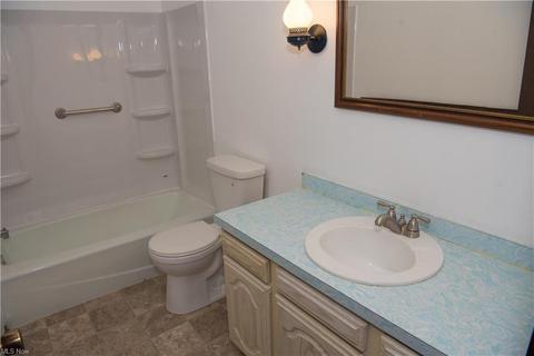 114 Hemlock Dr, Elyria, OH 44035 photo 11