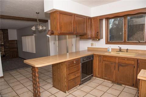 114 Hemlock Dr, Elyria, OH 44035 photo 4