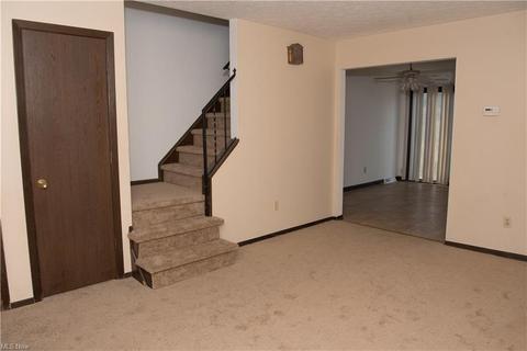114 Hemlock Dr, Elyria, OH 44035 photo 15