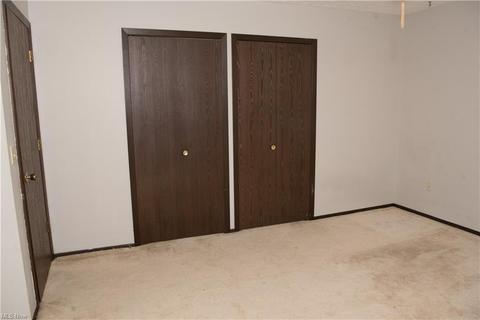 114 Hemlock Dr, Elyria, OH 44035 photo 9