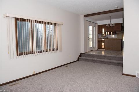 114 Hemlock Dr, Elyria, OH 44035 photo 7