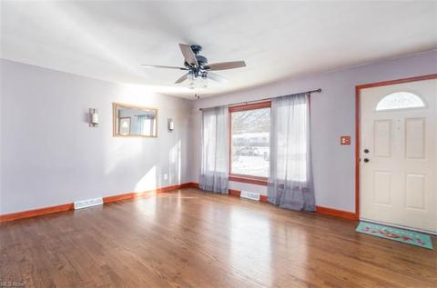 8170 Wright Rd, Broadview Heights, OH 44147 photo 5