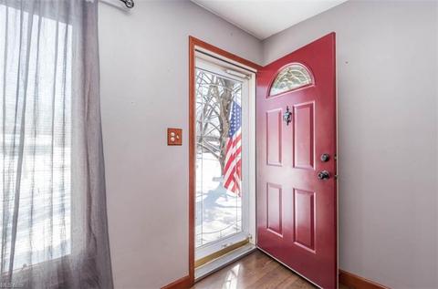 8170 Wright Rd, Broadview Heights, OH 44147 photo 4