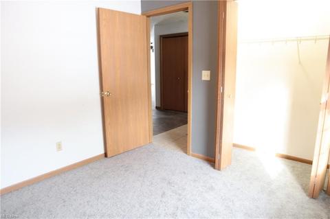 305 Washington St, Willard, OH 44890 photo 8