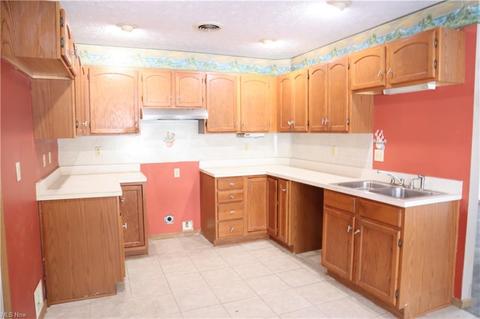 305 Washington St, Willard, OH 44890 photo 25