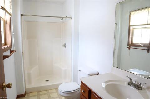 305 Washington St, Willard, OH 44890 photo 16