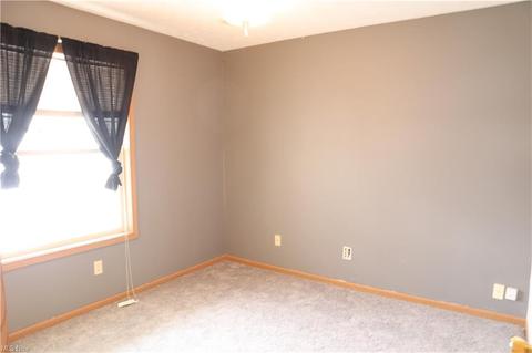 305 Washington St, Willard, OH 44890 photo 6