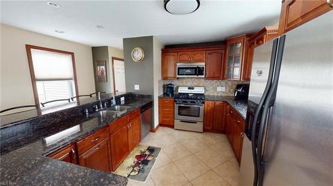 1802 Silver St, Wickliffe, OH 44092 photo 5