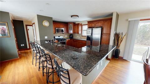 1802 Silver St, Wickliffe, OH 44092 photo 3