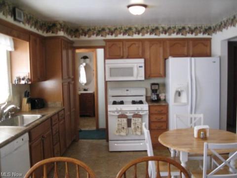 10165 Boundary Ln, Parma, OH 44130 photo 2