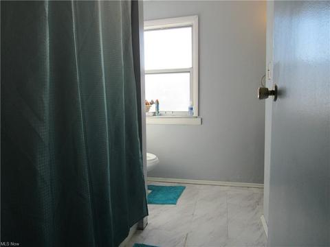 240 Winckles St, Elyria, OH 44035 photo 12