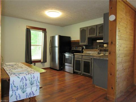 240 Winckles St, Elyria, OH 44035 photo 9