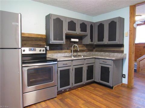 240 Winckles St, Elyria, OH 44035 photo 8