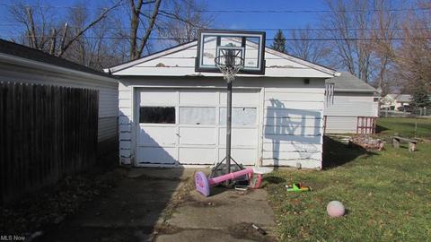 814 Baldwin Ave, Elyria, OH 44035 photo 8