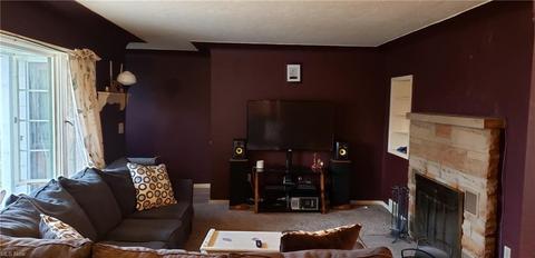 320 Olive St, Elyria, OH 44035 photo 3