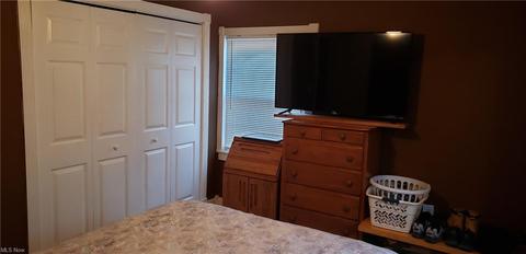 320 Olive St, Elyria, OH 44035 photo 6