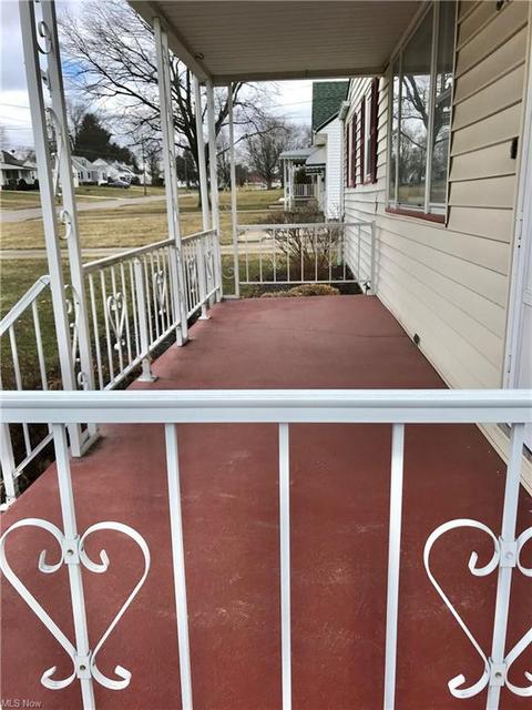 509 Creed St, Struthers, OH 44471 photo 2