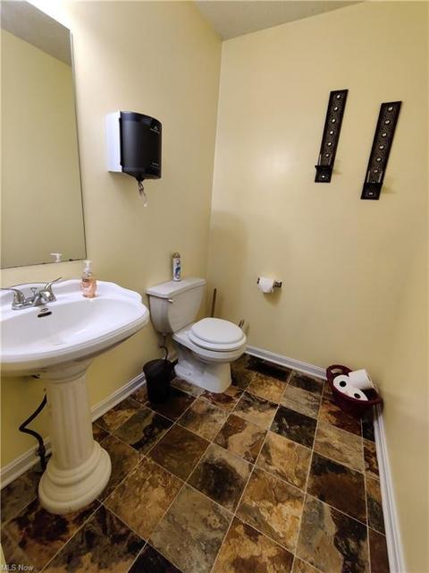 708 E Crosier St, Akron, OH 44306 photo 8