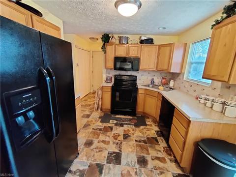 708 E Crosier St, Akron, OH 44306 photo 5