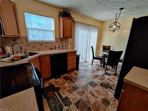 708 E Crosier St, Akron, OH 44306 photo 6