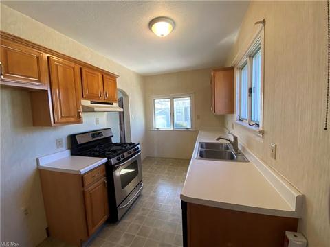 1025 E River St, Elyria, OH 44035 photo 5