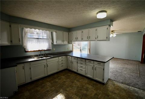 5860 Dunbar Ave, Ashtabula, OH 44004 photo 3