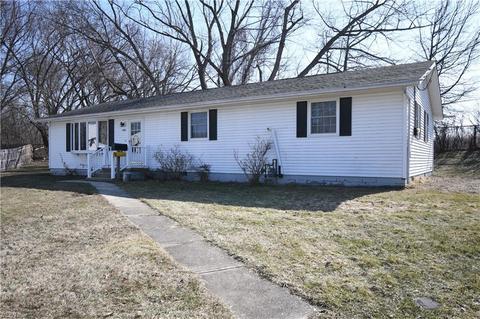 5860 Dunbar Ave, Ashtabula, OH 44004 photo 2