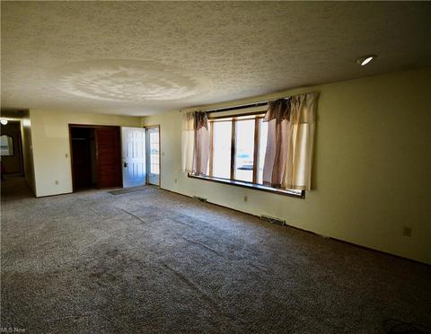 5860 Dunbar Ave, Ashtabula, OH 44004 photo 10