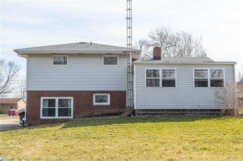 7031 Rolling Ridge Rd NE, Canton, OH 44721 photo 5