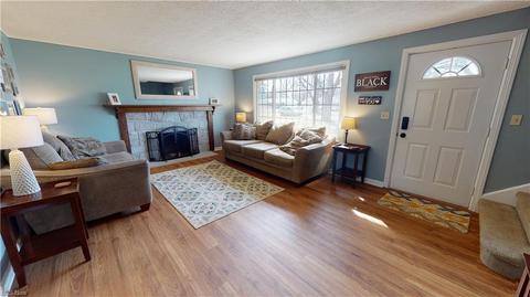 8021 Middlesex Rd, Mentor, OH 44060 photo 2
